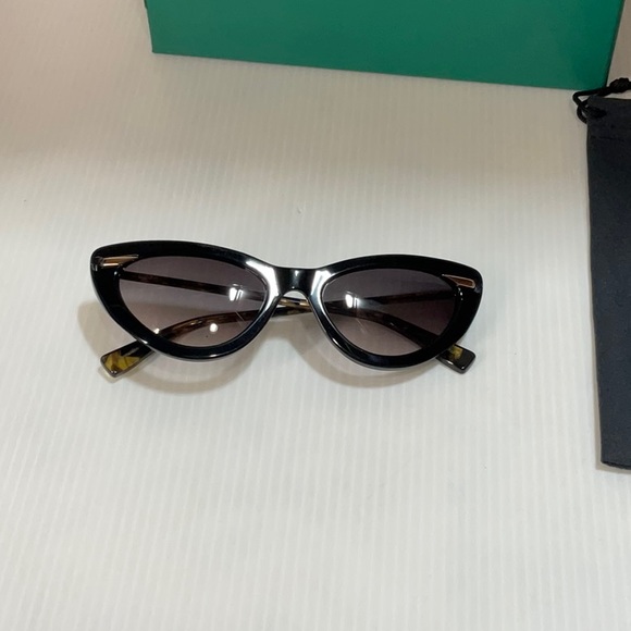 Derek Lam women’s sunglasses Doris cat eye black frame - Picture 6 of 7